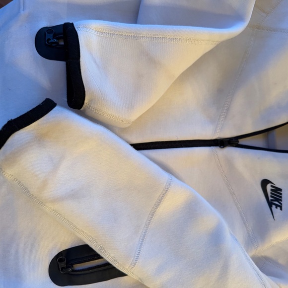 Nike tech - Picture 4 of 4